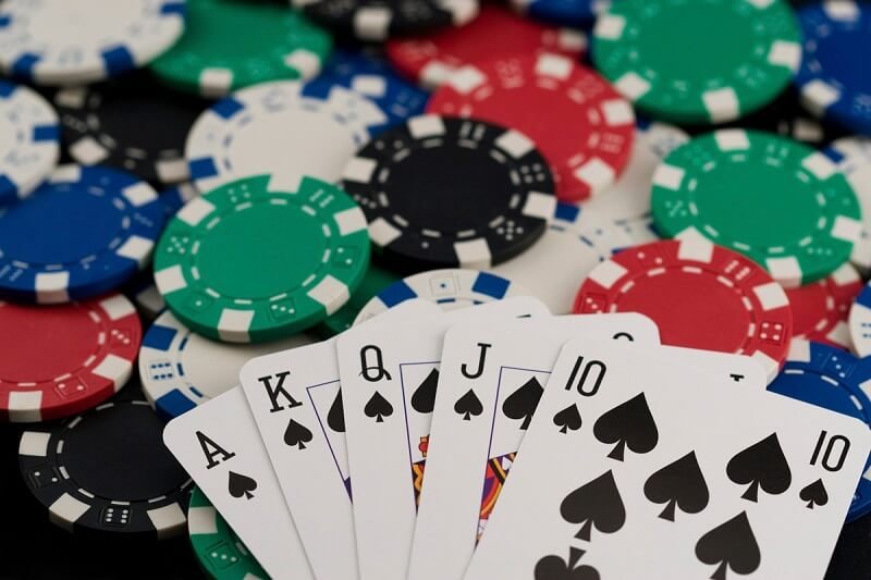 Cách ghi nhớ bài hiệu quả nhất với 52 lá bài trong Casino Tiến Lên