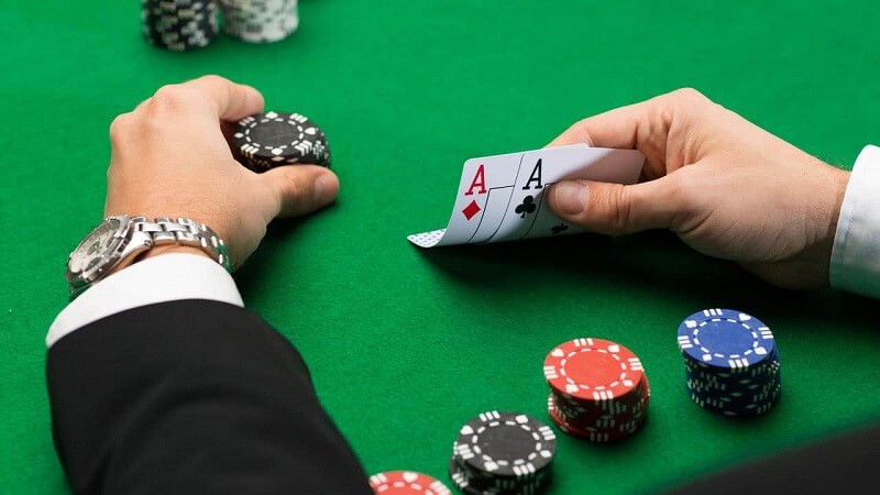 Hướng dẫn chi tiết cách chơi Poker cho người mới bắt đầu