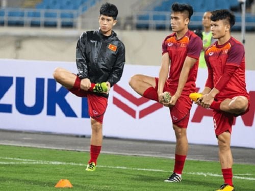 6 bài khởi động cơ bản giúp bạn chơi bóng khỏe hơn, hạn chế chấn thương | Sport9 Việt Nam