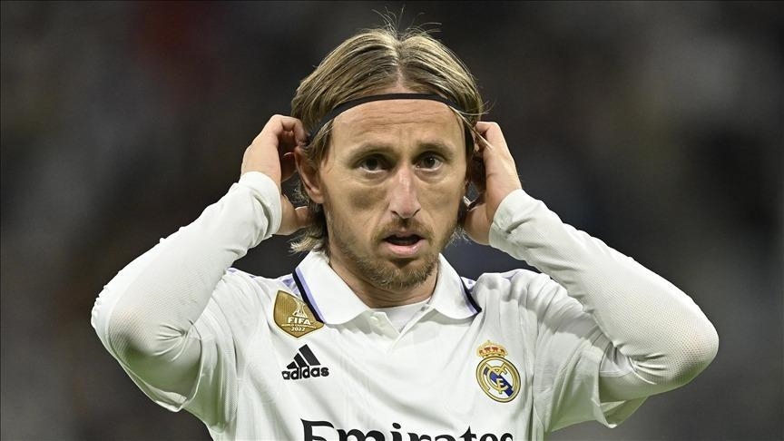 Luka Modric gia hạn hợp đồng với Real Madrid