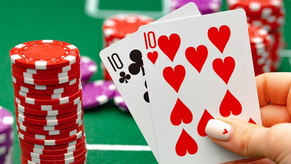 Nắm vững nghệ thuật chơi bài Poker đôi 10 | Tự nhiên8