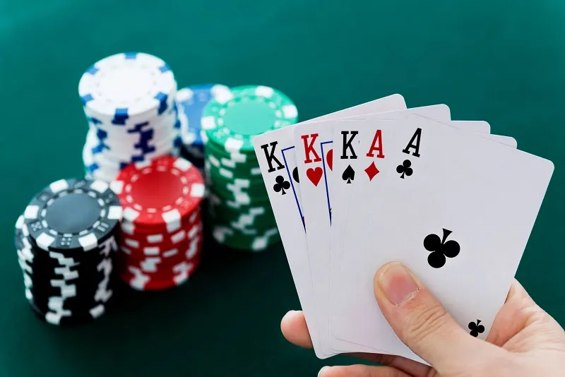 Quy tắc Poker 2025: Quy tắc bạn cần biết | Khu nghỉ dưỡng & Golf Hoiana