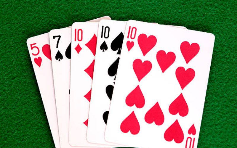 Tìm Hiểu Thứ Tự Poker Chi Tiết Nhất Cho Người Mới Bắt Đầu