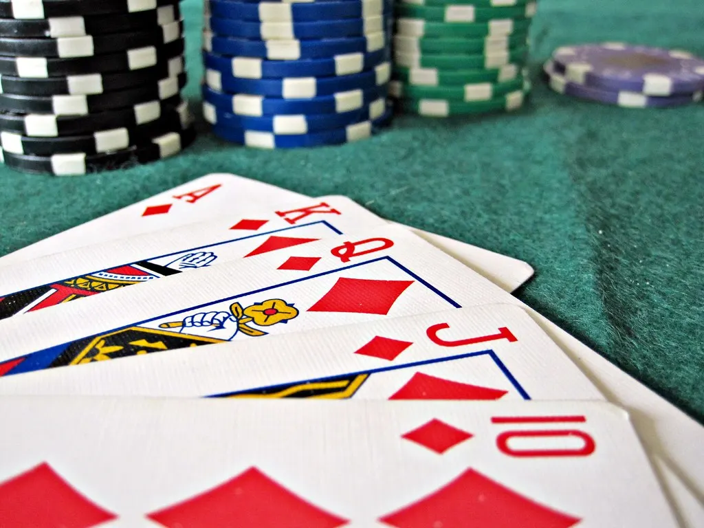 Luật chơi Poker 2025: Những điều bạn cần biết | Khu nghỉ dưỡng & Sân golf Hoiana